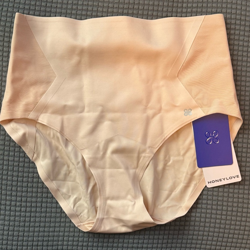 NWT in original packaging: HONEYLOVE CrossOver brief SMALL in blush